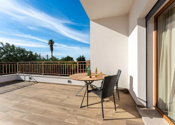 ヴィラ Joya アルマンシル